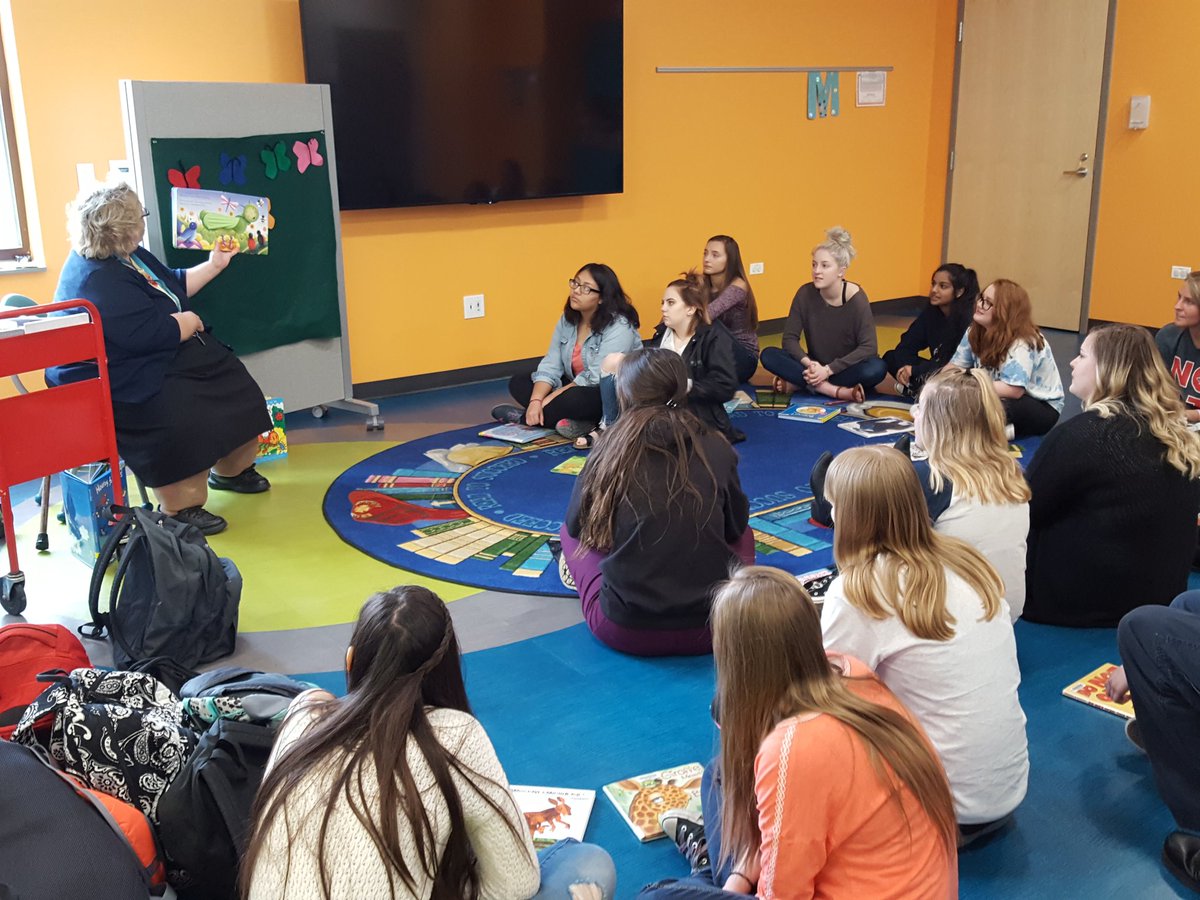 FACS_LHS210's tweet photo. Thank you Miss Mary &amp; @lemontlibrary for the interactive lesson on reading to children! #GoLemont https://t.co/w6hKi9Opgr