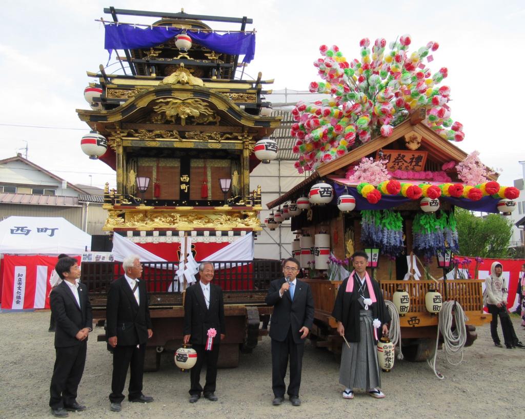 Twitter पर 大村秀章 知立祭りは ５町から山車が奉納される本祭と花車が奉納される間祭りが一年交代で執り行われます 今年は ユネスコ無形文化遺産登録を記念して 西町の山車を使って特別上演が行われたため ２台が並ぶ夢の光景が見られました