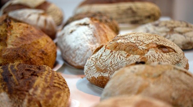 Congratulations to @Seasonscakes for Wining Britain's Best Loaf <a href="/FarmShop_Deli/">Farm Shop & Deli Show</a> Show - Beetroot Multiseed #sourdough bit.ly/2qsjfHI