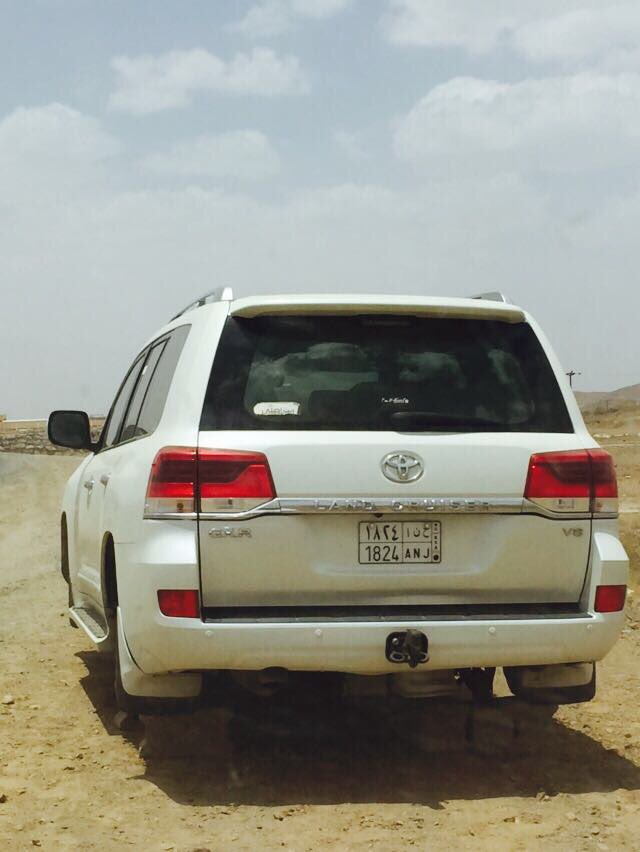 عاجل
الموتر هذا موجود في احد الشعبان قرب الحوطة بسديرمرفع على البلك اللي يعرف صاحبه أو إذا كان فيه بلاغ عن سرقه ......