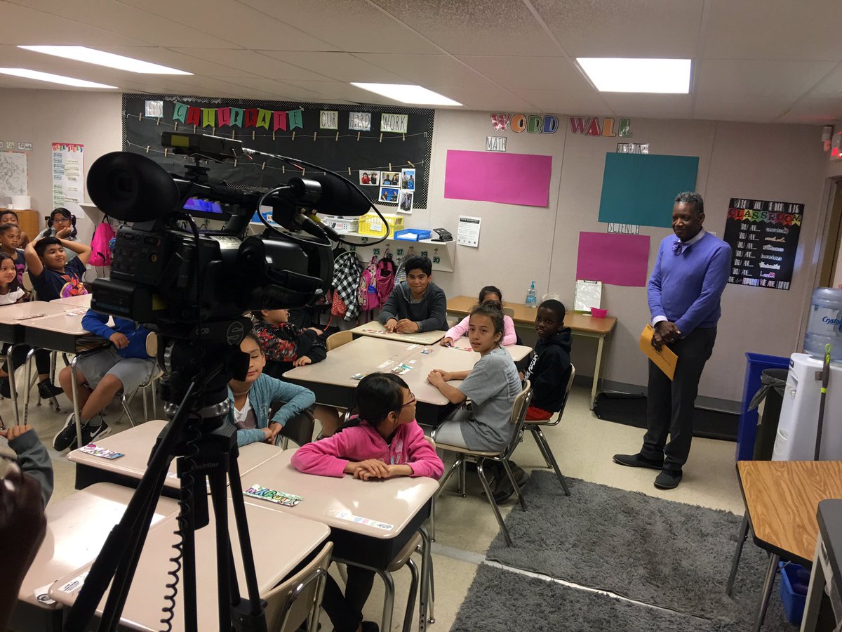 cdb454's tweet image. Recording Our Neigborhood, Our Watershed Intro! #ONOW is a great project! Thnks!  @BrownStationES @TroyBoddy  @MCPSOutdoors @Hawkins_ITS