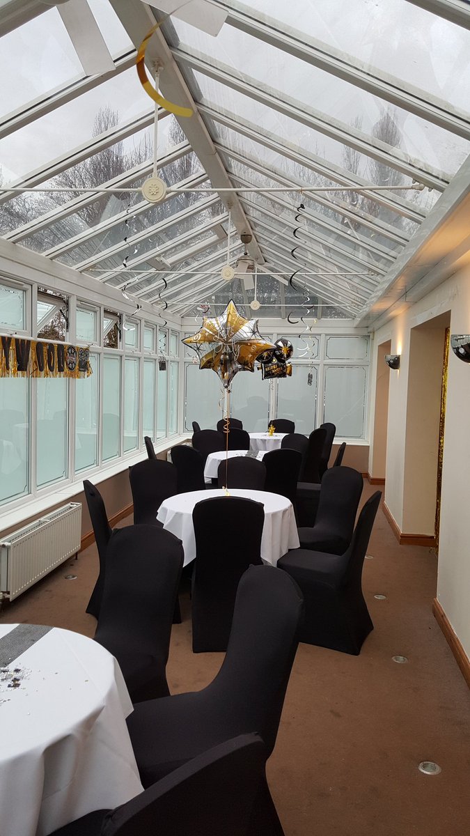 BalloonbeyondUK's tweet image. 60th birthday party full room decoration!
@RR_leisure #party #decoration #chaircovers #balloons #champagnearch