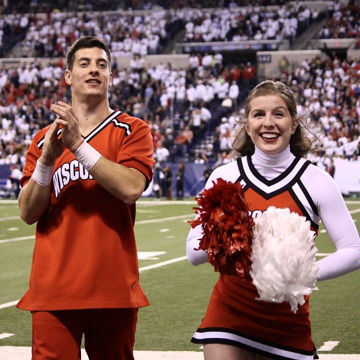 Congratulations to our 2017-2018 captains... Lainy and John! 🐾