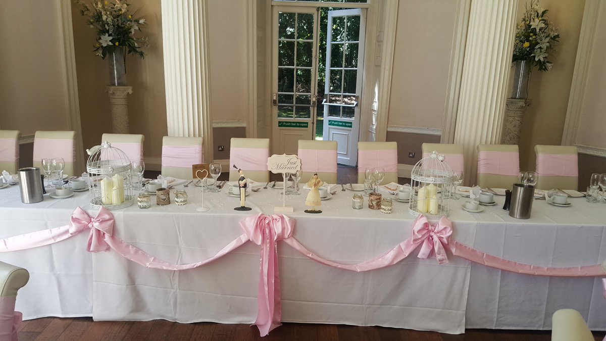 BalloonbeyondUK's tweet image. Beautiful Pink wedding room decorated @ColwickHall #wedding #fullroomdecoration #balloonsandbeyond
