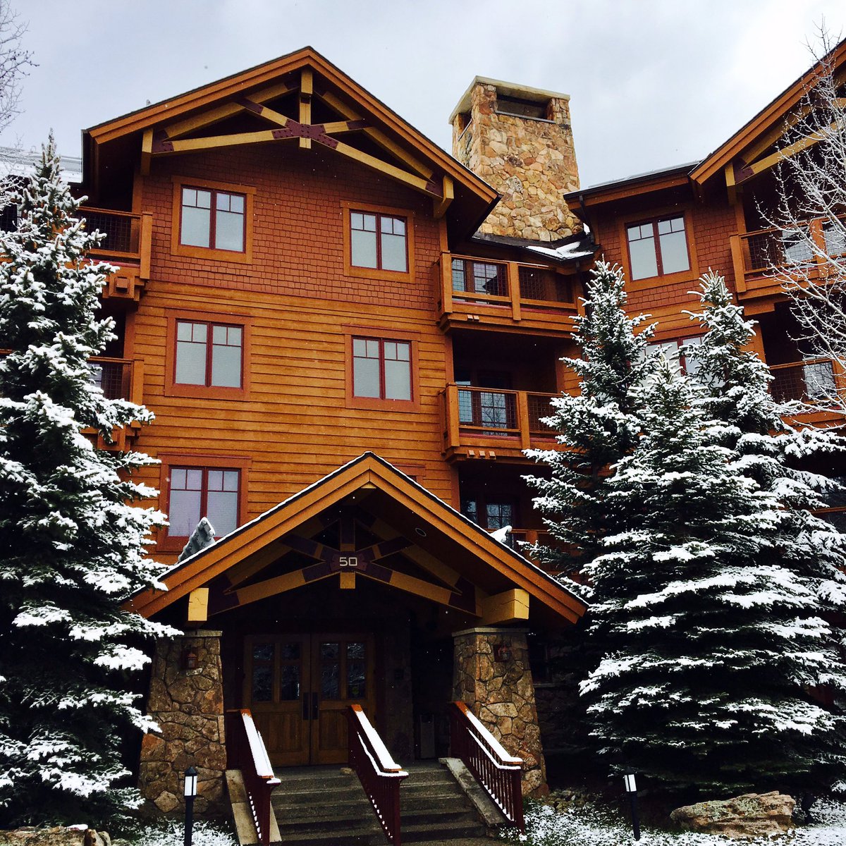 downtowncolo's tweet image. Home base for the #DCIVibrantDowntowns #DCIInthegame 35th Annual Conference @mountainthunderlodge