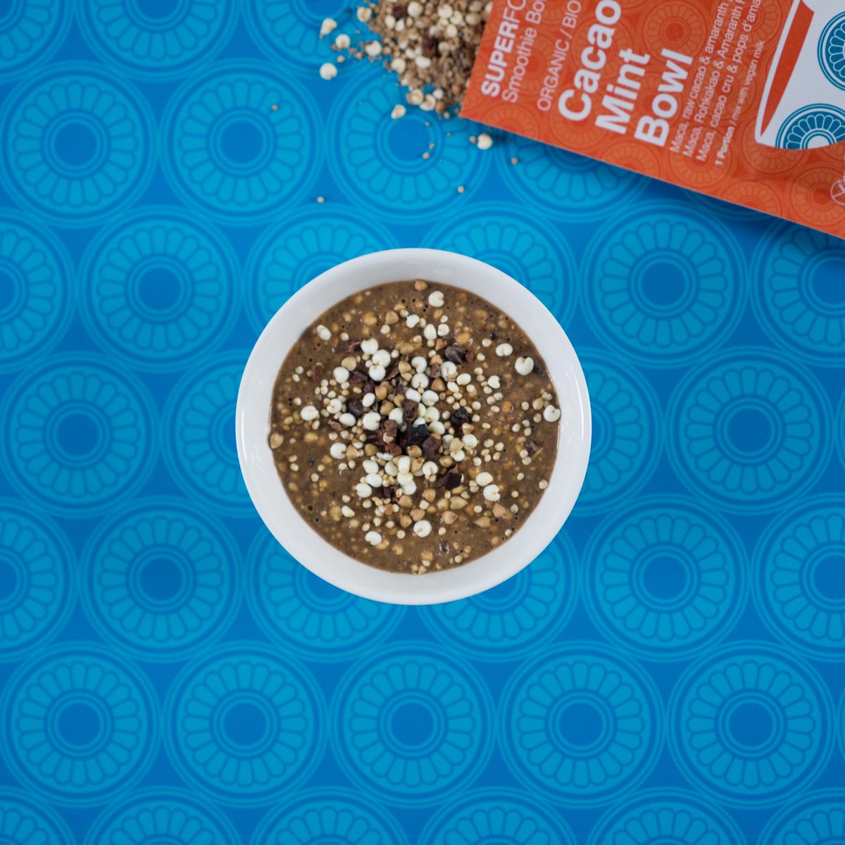 feinstoff1's tweet photo. Fancy a chocolate breakfast tomorrow? :-) #cacaomint #smoothiebowl #feinstoff https://t.co/uNHM9nH8oH
