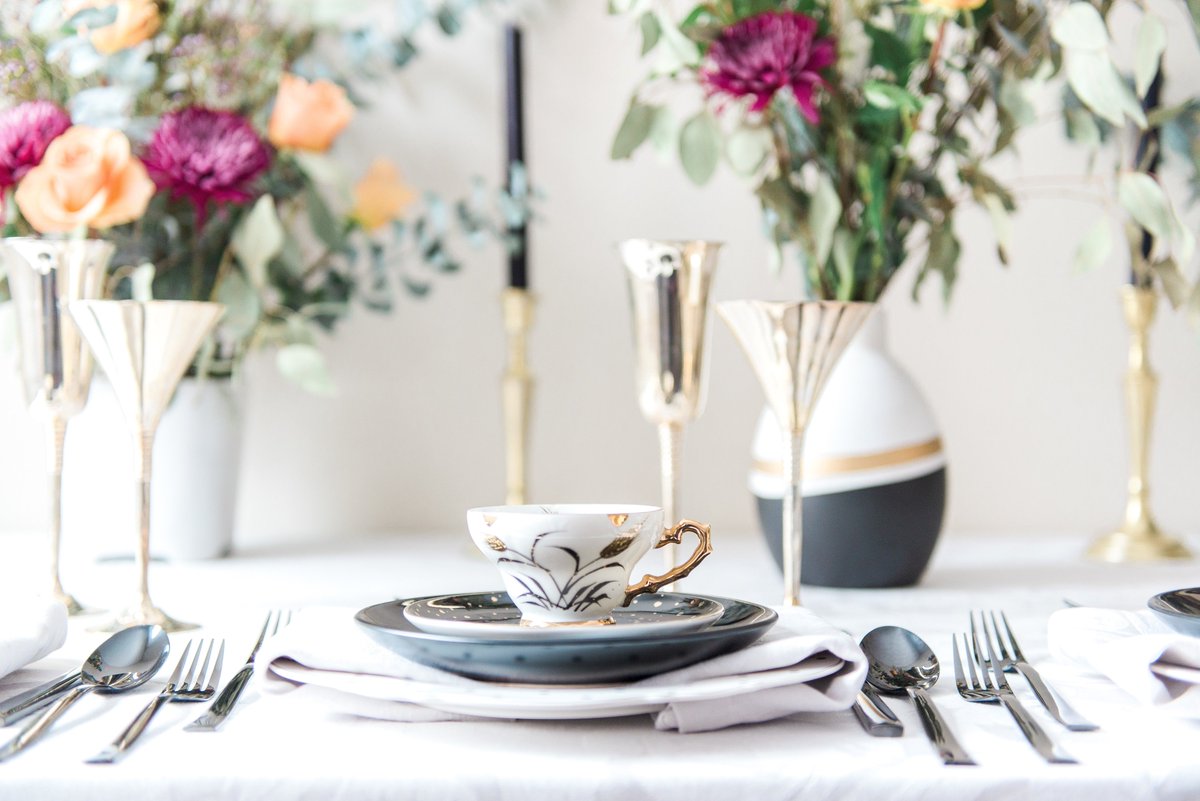 Just in time for #MothersDay - tips for designing the perfect tablescape are up on the blog today! bourbonandbloom.ca/single-post/20…