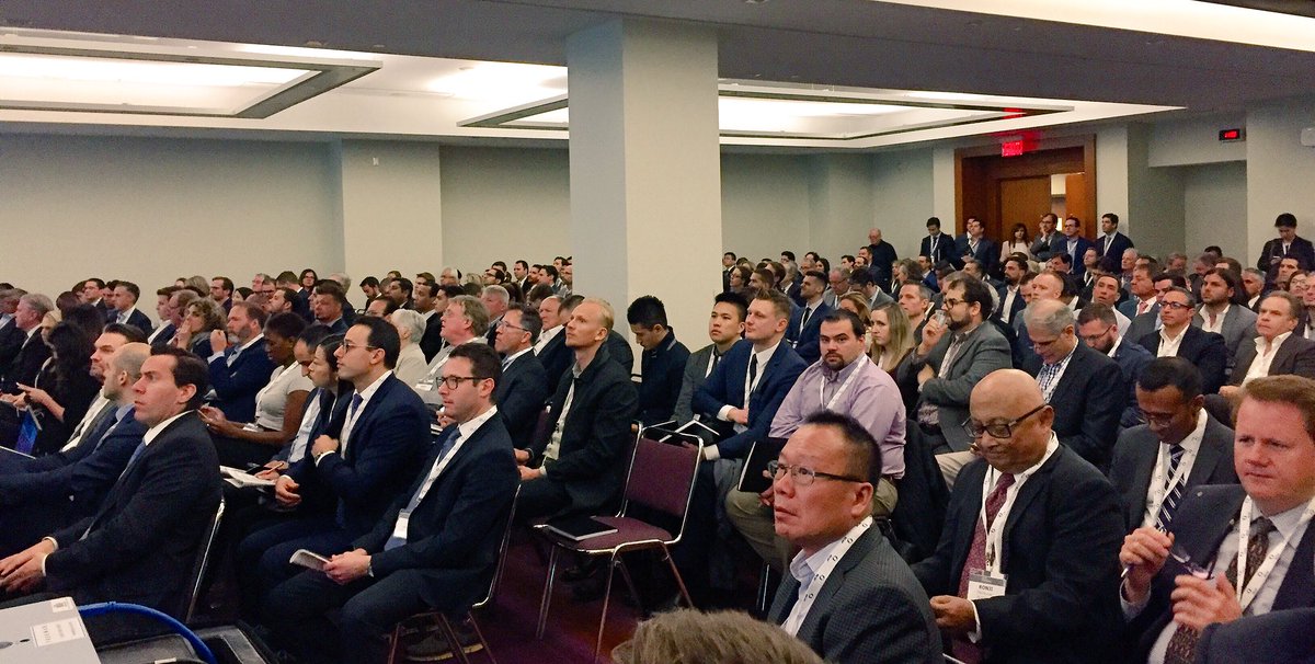stevewilsonlive's tweet photo. Packed room for 'GTA Housing Market' panel at #LAND17 w/ @Altus_Group @GreybrookRealty @Diamond_Corp @FDSBroker @ParadiseDev @CanderelRes https://t.co/v1vYvlt2RV