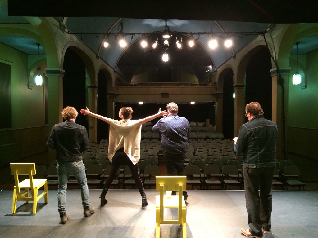 Pour réussi un poulet #magnifiquesoiree #hier avec et crédit <a href="/La_Licorne/">Théâtre La Licorne</a> #generosite