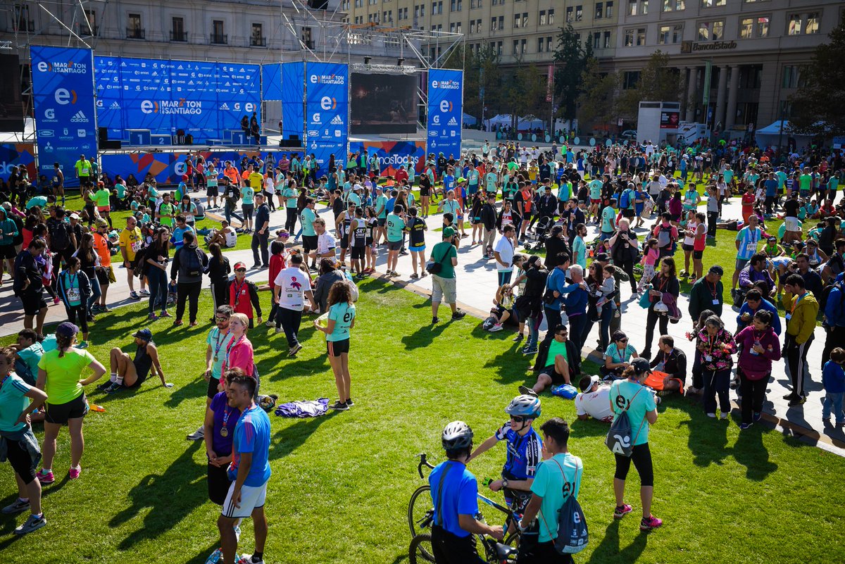 maratonsantiago's tweet photo. ¡¡ESTE ES EL VERDADERO ESPÍRITU RUNNER!!🏃
Me reúno, participo y corro... porque me gusta correr!! 😄
#eMDS2017 https://t.co/nagP3MXwuG
