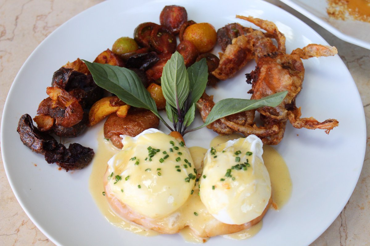 Julianne ate #brunch at <a href="/TheDistrictByHA/">The District by HA</a> now she's salivating, mulling over her future dinner plans: bit.ly/2pYs8ZF #BeverlyHills