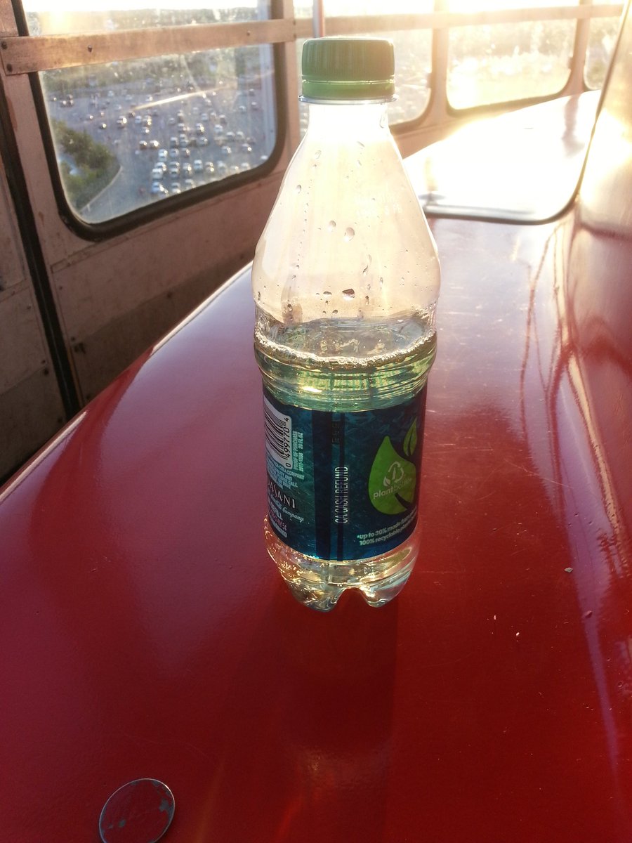 aye512's tweet photo. @guitarboyjohnny @TheBobBecker And the circle remains unbroken!!! From @SixFlagsGM when trapped on the sky Trek Tower, the day I connected with #BobBecker !!! #PeeBottle https://t.co/F4L3eVus4J