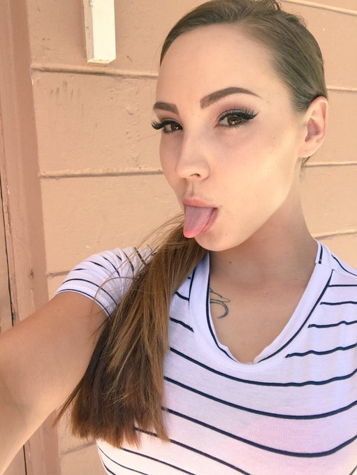 Mid shoot I'm tired!! https://t.co/q5V7ciTdJt<a href="/tag/handjob"class="tags"><span>#handjob</span></a><a href="/tag/hairjob"class="tags"><span>#hairjob</span></a>