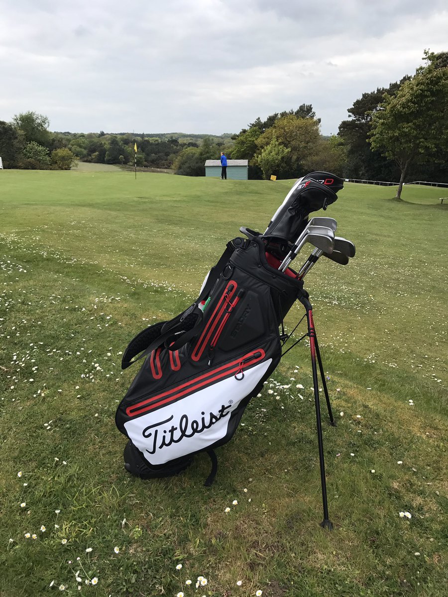 Here's hoping for a wet summer!!! <a href="/TitleistEurope/">Titleist Europe</a> #players5 #stadry #standbag #titleist