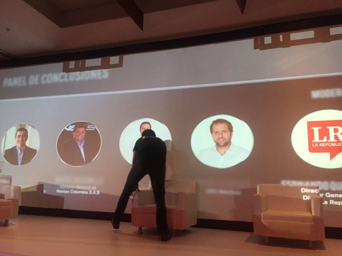 Nexsysla's tweet photo. Lo más esperado del Foro de La República la intervención de @mariojaramillou en el Panel de Conclusiones #NexsysMasDigital https://t.co/y7W7y5r3UD