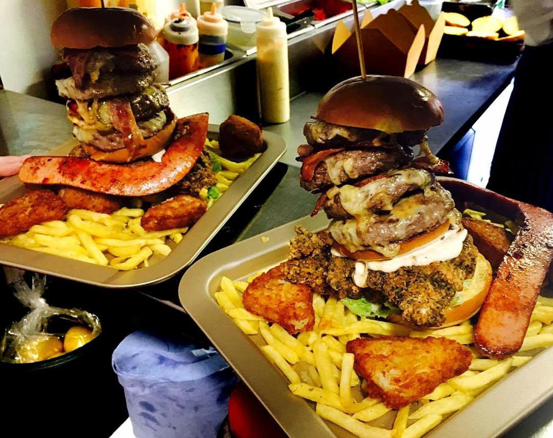 Well, I dunno about you, but we can't think of anything BETTER for Wednesday night dinner... Reckon you could give it a go?? #Altrincham