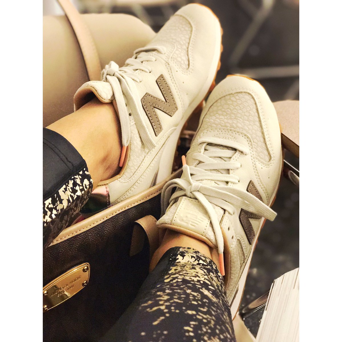 nb696
