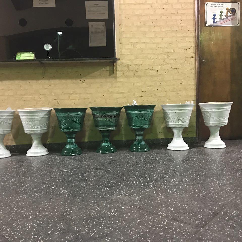 CEFCE1's tweet photo. Informamos a todos los compañeros la adquisición de 7 planteras para el hermoseamiento de la Escuela de Economía. 
#ElCentroDeTodos https://t.co/IjKjjnDmYk
