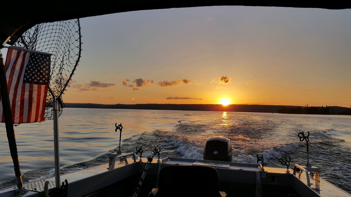 Maximum Catfishing tweet media