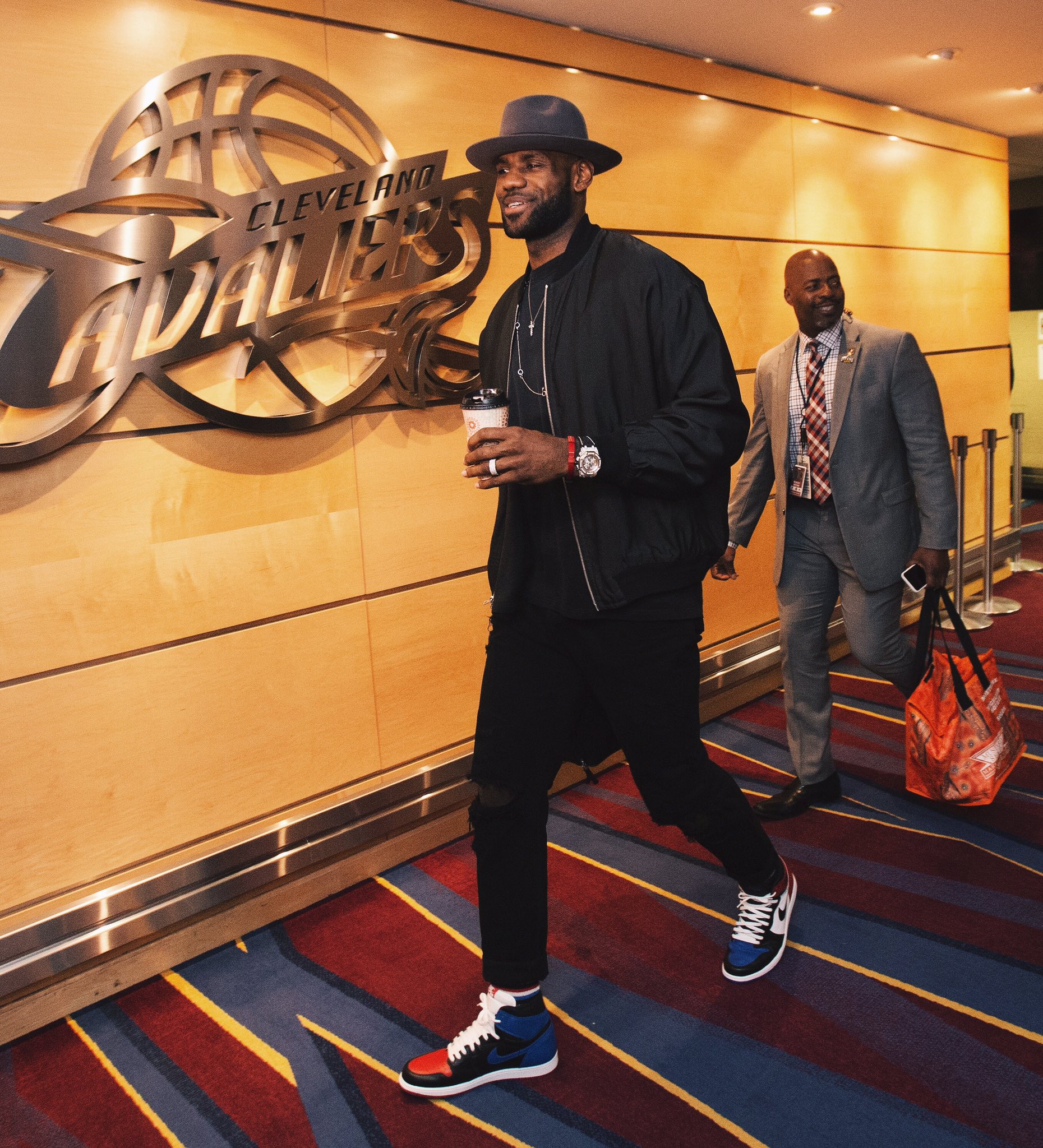 B/R Kicks on X: LeBron arrives for tonight's game wearing the