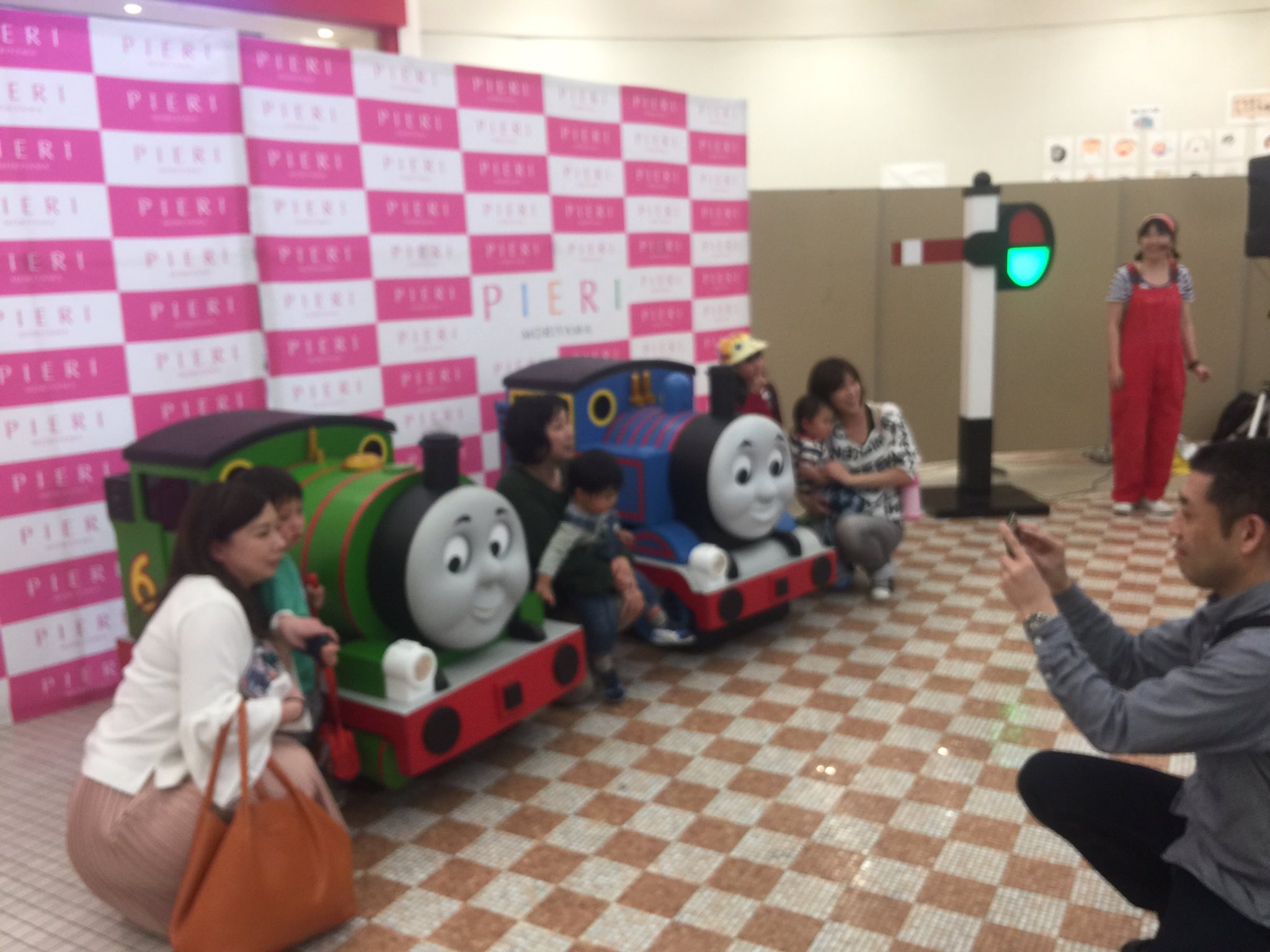有限会社グローブプラニング Sur Twitter Gw真っ只中 きかんしゃトーマスキャラクターショーをピエリ守山にて開催でした トーマスとパーシーが登場して ショー 記念撮影会でお楽しみいただきました 朝は優先入場券の並び列が300名のお客様が 有限会社グローブプラニング Sur Twitter Gw真っ只中 きかんしゃトーマスキャラクターショーをピエリ守山にて開催でした トーマスとパーシーが登場して ショー 記念撮影会でお楽しみいただきました 朝は優先入場券の並び列が300名のお客様が