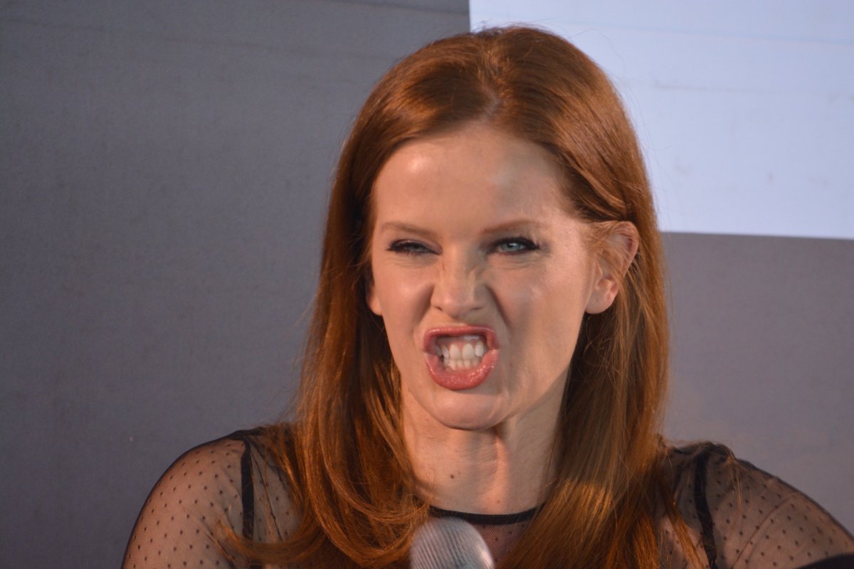 #STBCN - Q&amp;A Sunday <a href="/bexmader/">Rebecca Mader</a> #flickr flic.kr/s/aHskYWS5CA

#TheWickedWitch #Zelena #oncers #OnceUponATime #Pretties <a href="/StorytellingCon/">Storytelling CON</a>