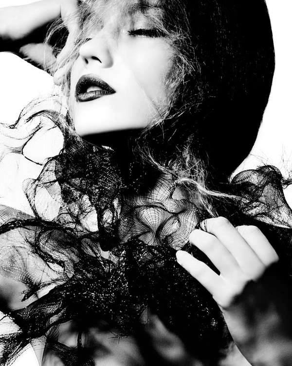 "All that we see or seem is but a dream within a dream" - Edger Allan Poe #SueWong #SueWongUniverse #EmpressOfStyle