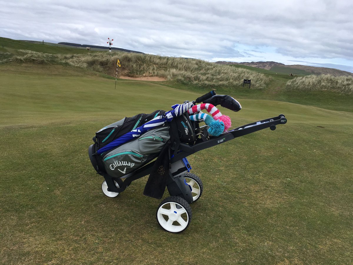 Dont be fooled that flag is blowing about <a href="/MachDunes/">Machrihanish Dunes</a>