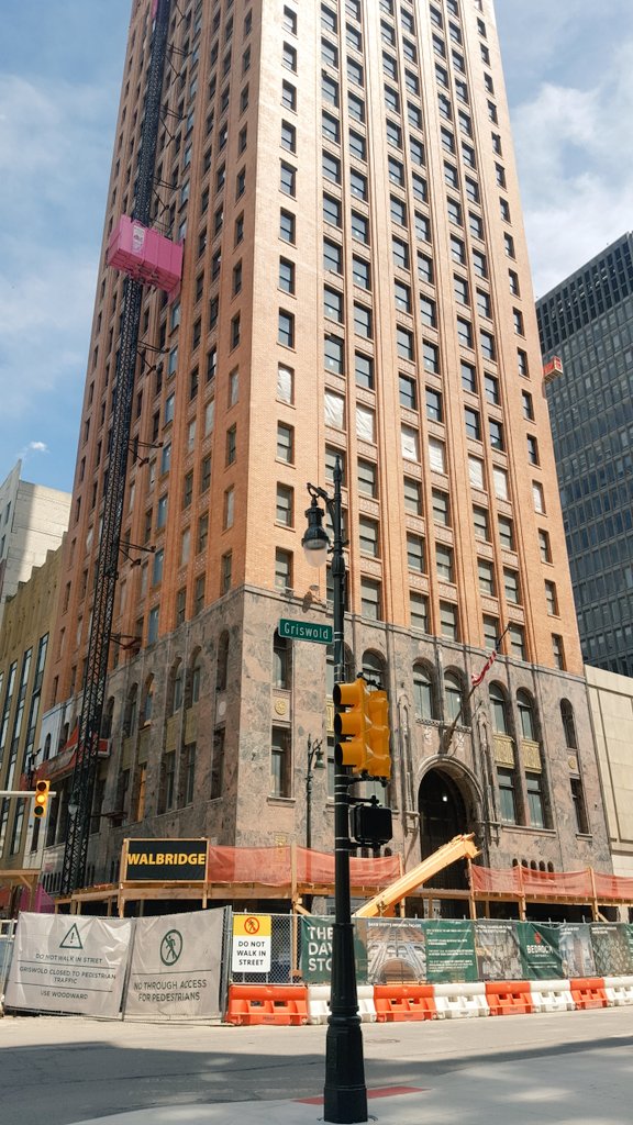 GalvinDex's tweet photo. After leaving the great @aiag #CRSummit2017- I had the opportunity to enjoy #Detroit's incredible architecture @davidtulauskas #urbanrebirth https://t.co/jt8ufeXo5p