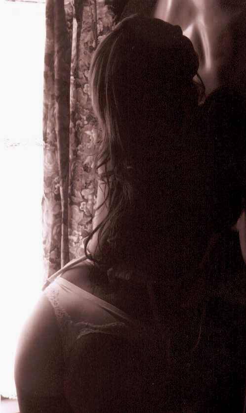 PugsBoxingClub's tweet image. #photographic work ~ #photo of my beautiful partner-in-crime ~ #art #photography #photoshoot ~ onthecanvas.com