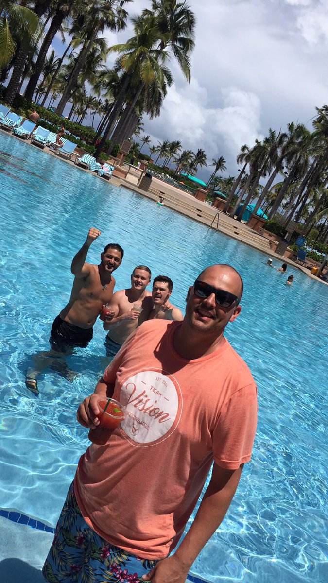 Hello from the BAHAMAS!  RT 2 win the <a href="/OfficialMauiJim/">Official Maui Jim</a> sunglasses &amp; <a href="/WirelessVision/">Wireless Vision</a> SWAG! #WVATLANTISTAKEOVER <a href="/thatsammori/">Saber Ammori</a> <a href="/WirelessVision/">Wireless Vision</a>