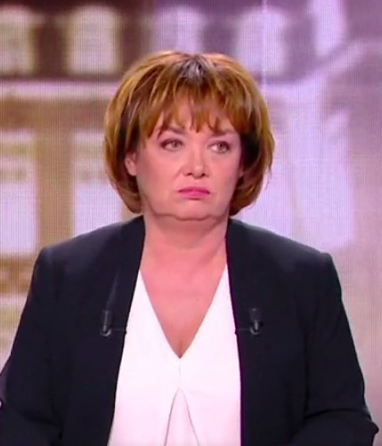 AXYG_'s tweet photo. Quand t'es censée réguler le temps de parole, mais que tu te prends des vents H24 #2017LeDebat https://t.co/gCZ2Rj2yNl