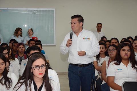 AlvaroRuelasE's tweet photo. Hoy sostuve una interesante charla con jóvenes estudiantes #Univafu dentro del programa #DiálogosconelPresidente #Ahome #TrabajamosContigo https://t.co/spDh10YOsW