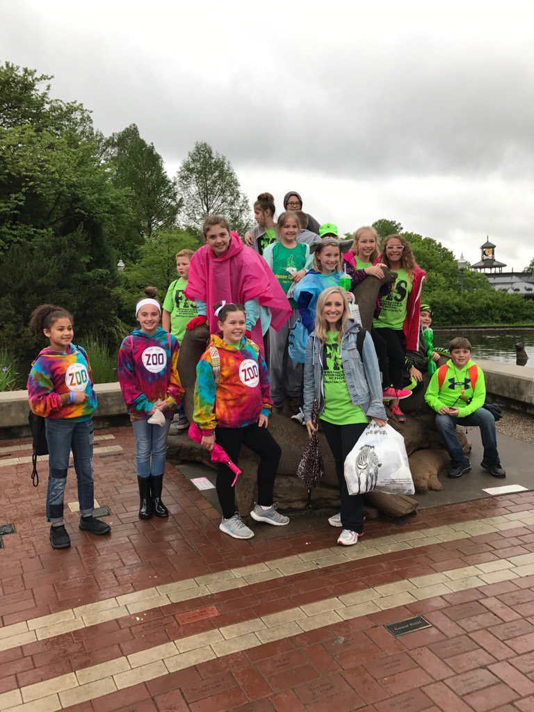 Rainy but fun day at the zoo. #wfredbirds <a href="/FISupdates/">Frankfort FIS</a>