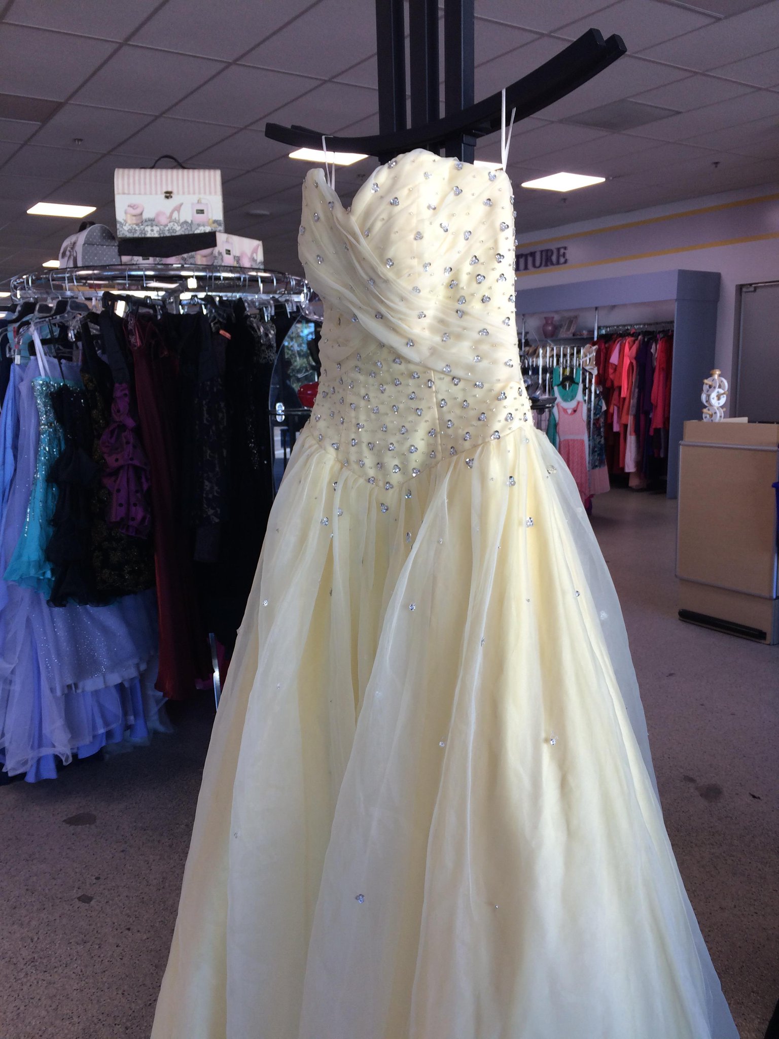 goodwill prom boutique