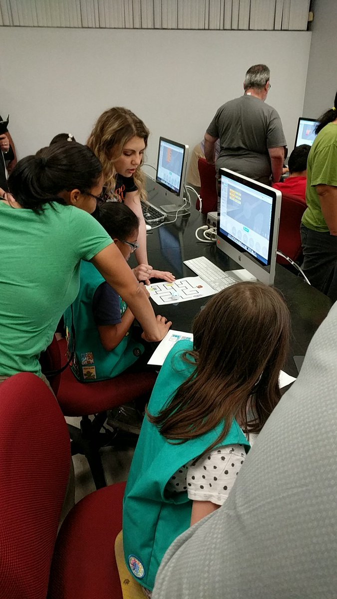 csuf_acmw's tweet image. Our LAST Creative Coding event - bring your parents day!!! #ACMW #girlscouts