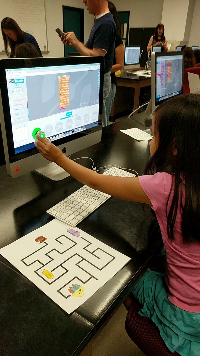 csuf_acmw's tweet image. Our LAST Creative Coding event - bring your parents day!!! #ACMW #girlscouts