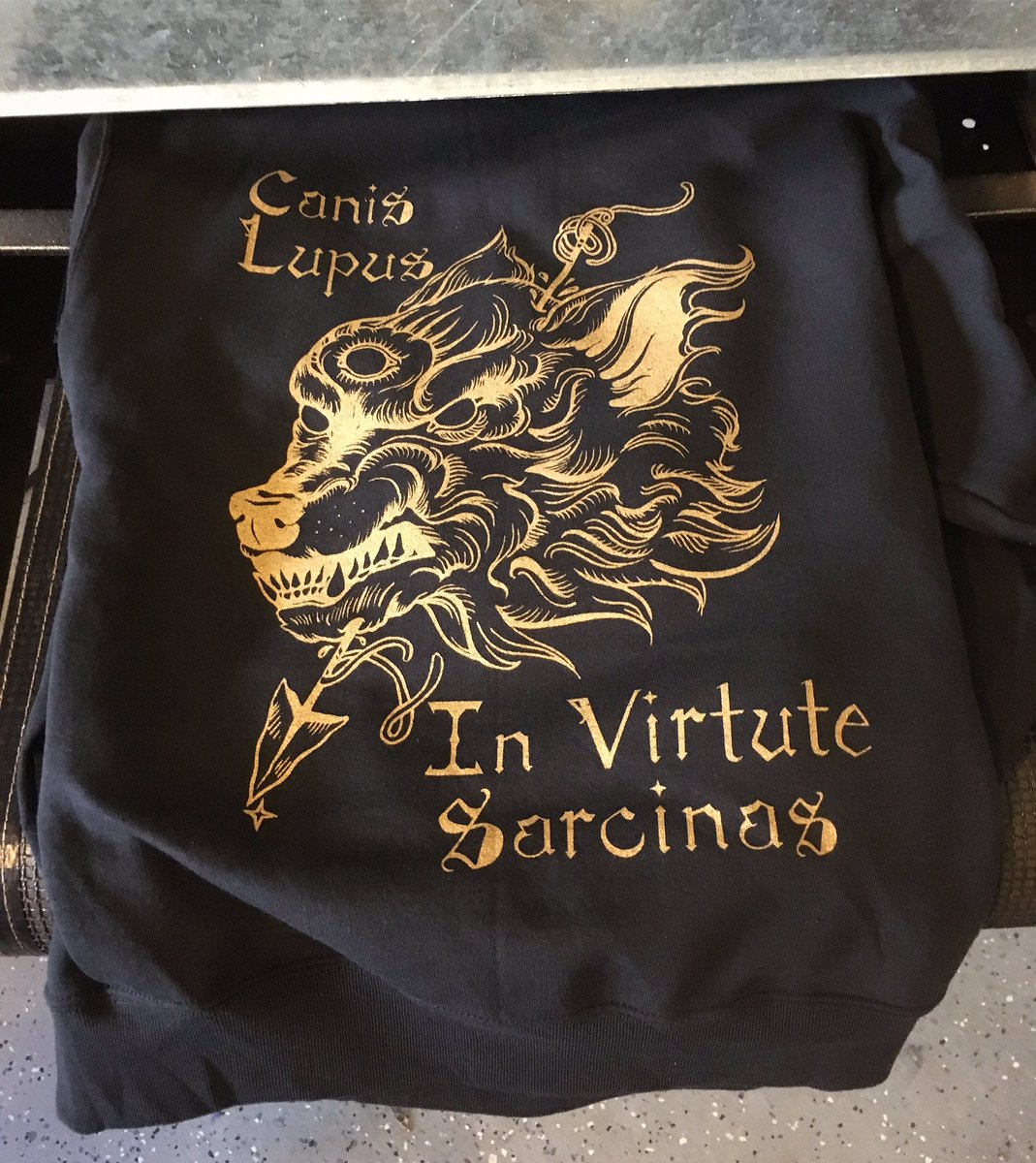 jensoncreative's tweet photo. #screenprinting #stonewolf #lifting #shimmer #wolf #weightlifting https://t.co/hdFOLzpWvj