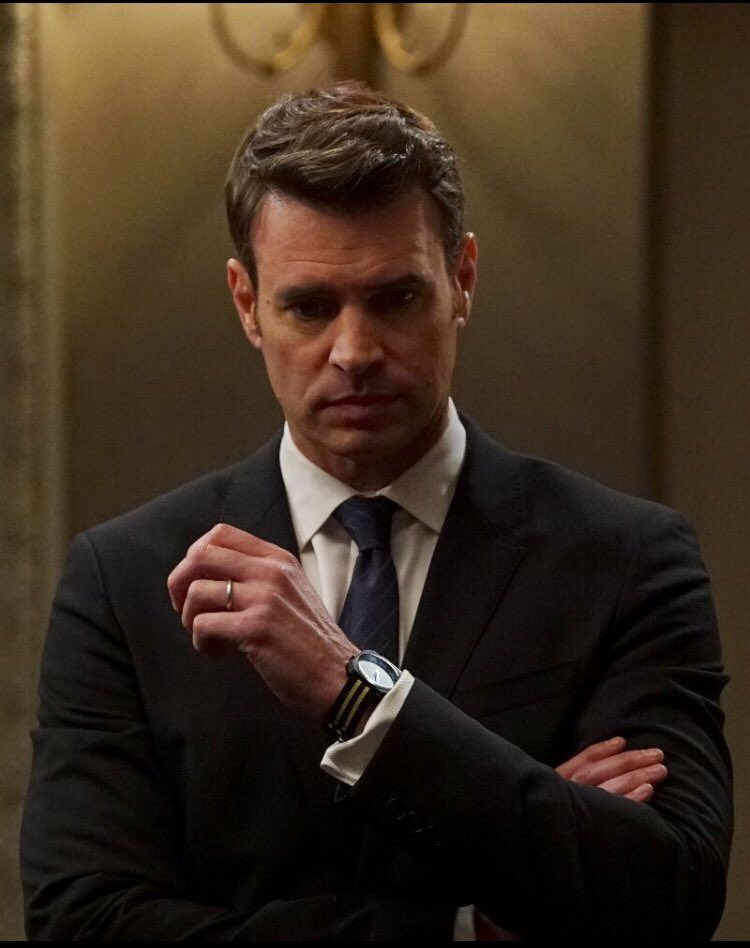 sapphicskarma's tweet photo. "Why do I keep fucking with Liv when I know she loves Fitz more than the world" #ScaptionContest #scandal https://t.co/1Btqz9JThG