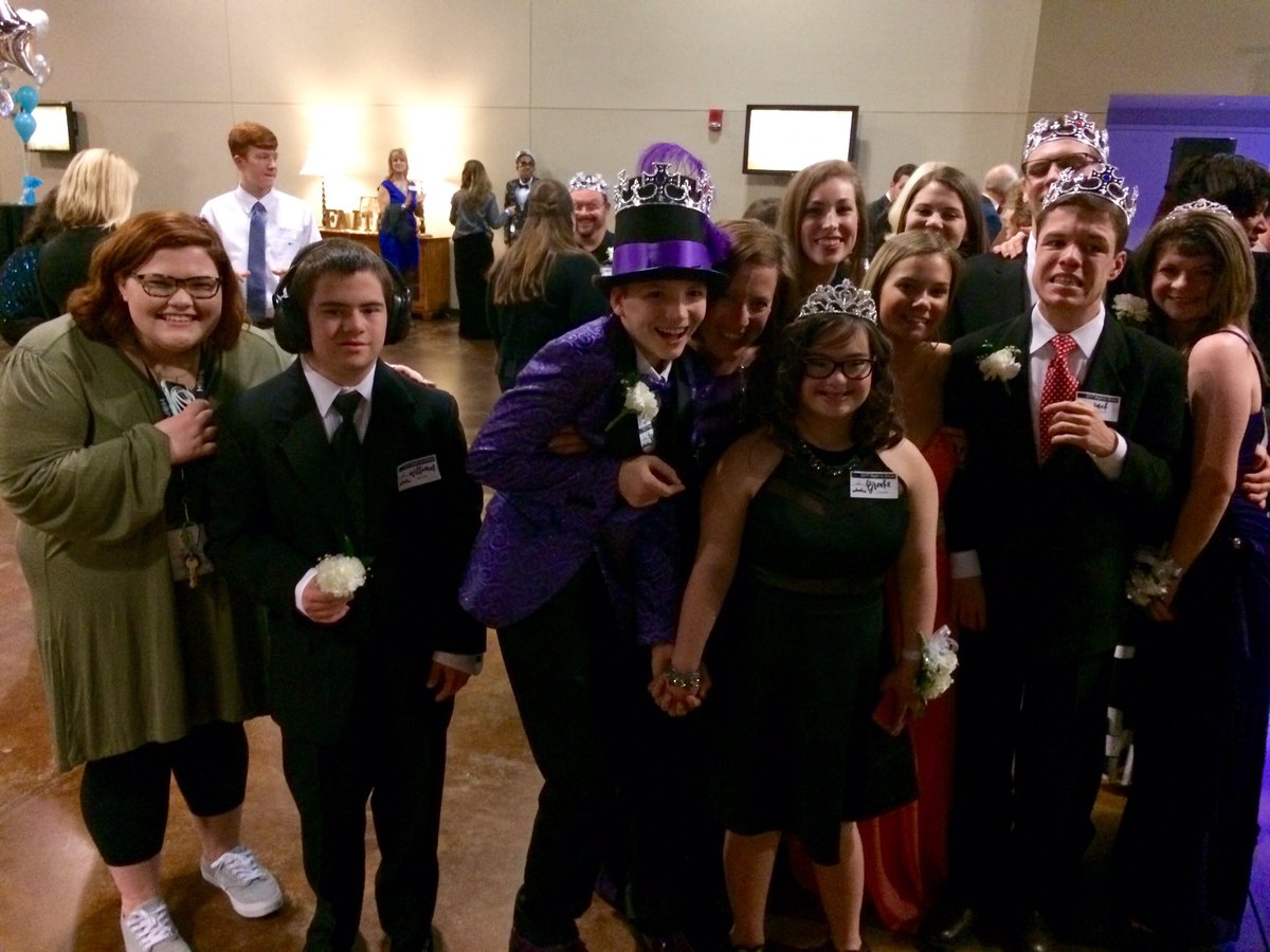 Houston won the High School chapter of the year award in all of Memphis this weekend!!! Keep up the great work everyone, you're all awesome!