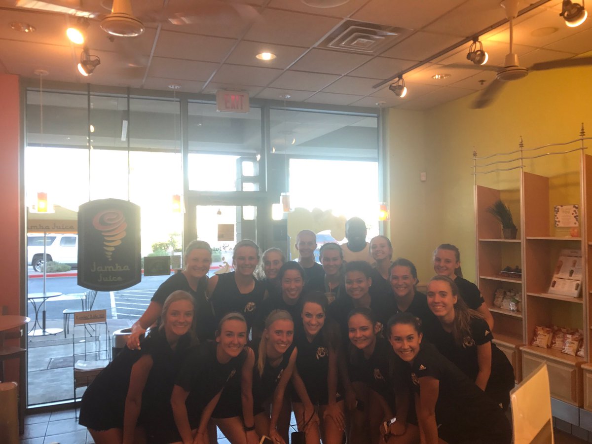 Shoutout to <a href="/KaiEdwards13/">Kai Edwards</a> for the Jamba Juice after making us run 5 miles #WeAreSereno