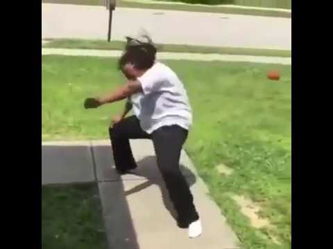 CalculusMemes's tweet image. Me: Yo pass the continuous function 
Them: Hey you better not use a trapezoidal sum to estimate the area under a curve
Me: