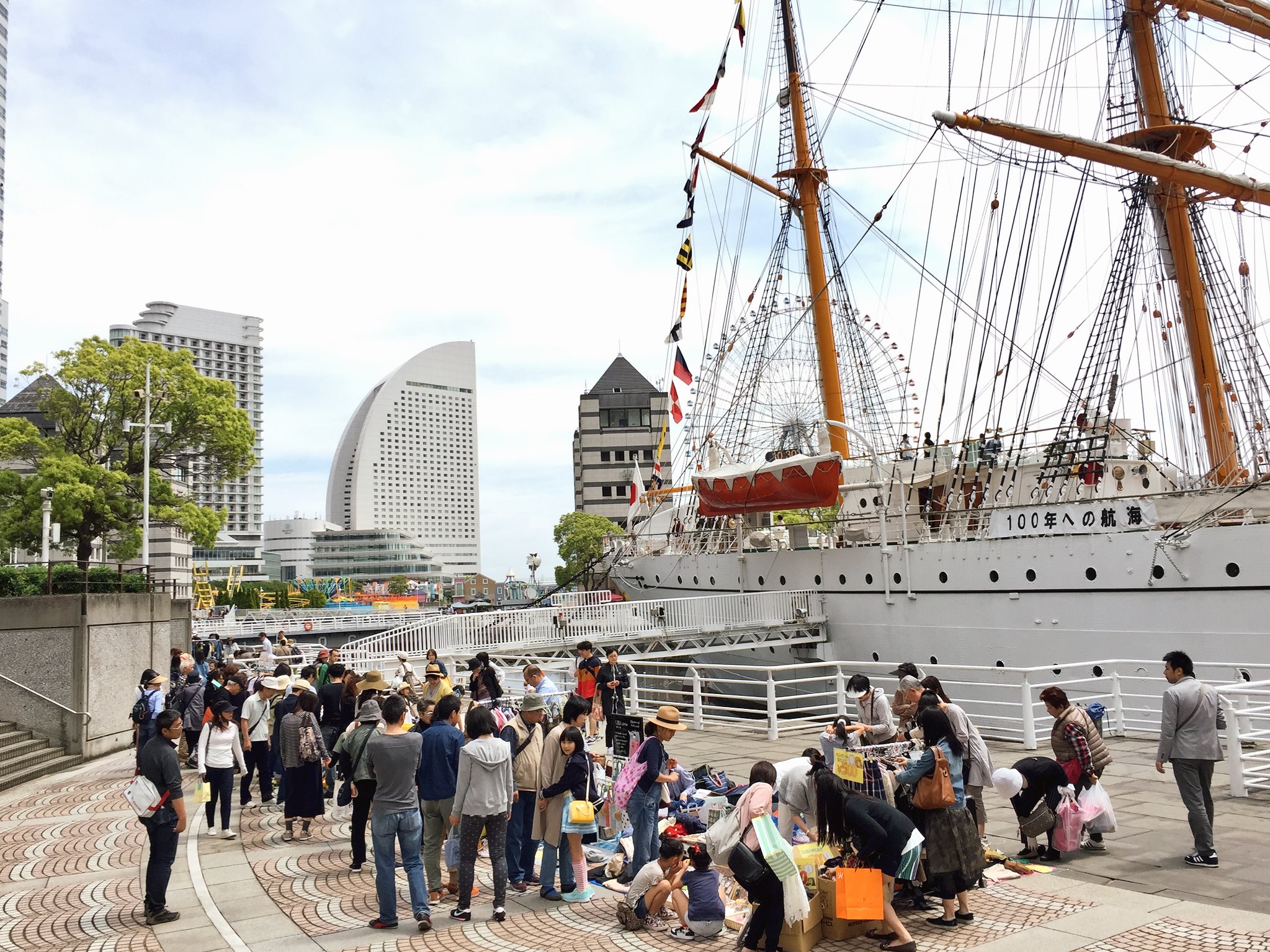 تويتر リサイクル運動市民の会 神奈川本部 على تويتر 本日 日本丸メモリアルパーク Gwフェスタ にてフリーマーケット開催中です アクセス 桜木町駅より徒歩約3分 時間 10 16時 イベント 船の折り紙教室などのお子様と一緒に楽しめるイベントも