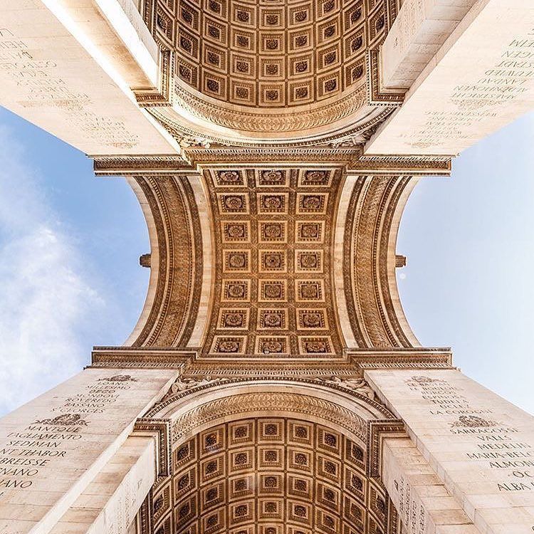 Sometimes it is enough to simply look up 🙃

Impressive pic' @loic80l 
#Parisjetaime #Paris #Parigi #visitParis #ar… ift.tt/2p03wzS
