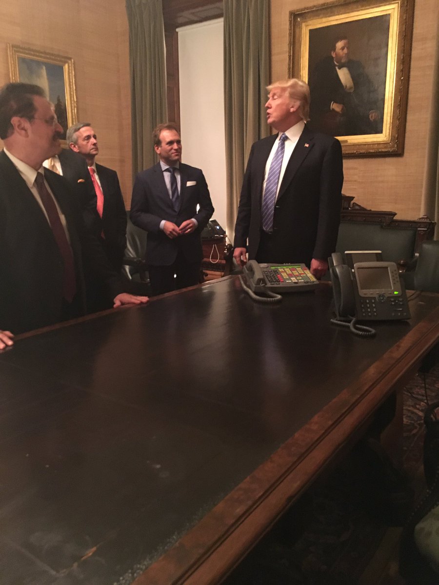 Eric Metaxas A Twitter The President Told Us That This Was Lincoln S Desk Then Spoke About Grant S Success As A General And Subsequent Unsuccessful Presidency Https T Co Uot6blqhml