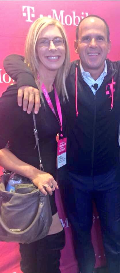 RothweilerEvent's tweet photo. Great meeting you @marcuslemonis ! Can't wait to plan events together- enjoy the coffee tumbler 😉 #SmallBusinessWeek #AtWorkForSmallBiz https://t.co/p2peF3ed99