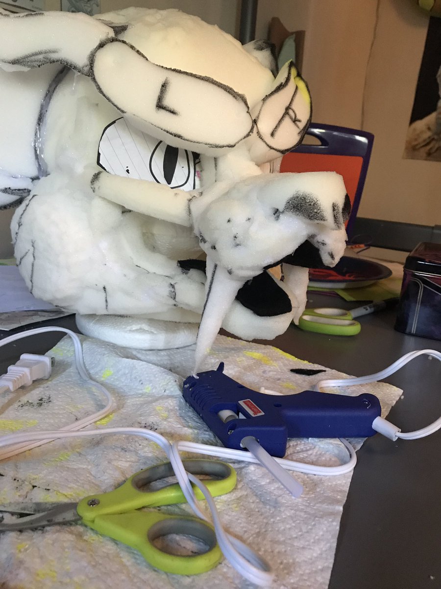 bagofchaaaps's tweet photo. Even more progress AAAA
The weird yellow and black blotch is bc my cousin somehow accidentally spilled paint on it and i was so pissed https://t.co/J2P25D30LR