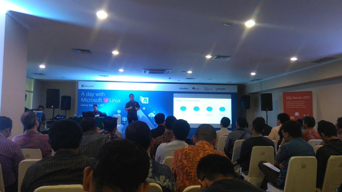 anneregeek's tweet image. All u need is azure. Bahkan bisa bikin chatbot pakai cognitive servicenya #SQLonLinux @MicrosoftID