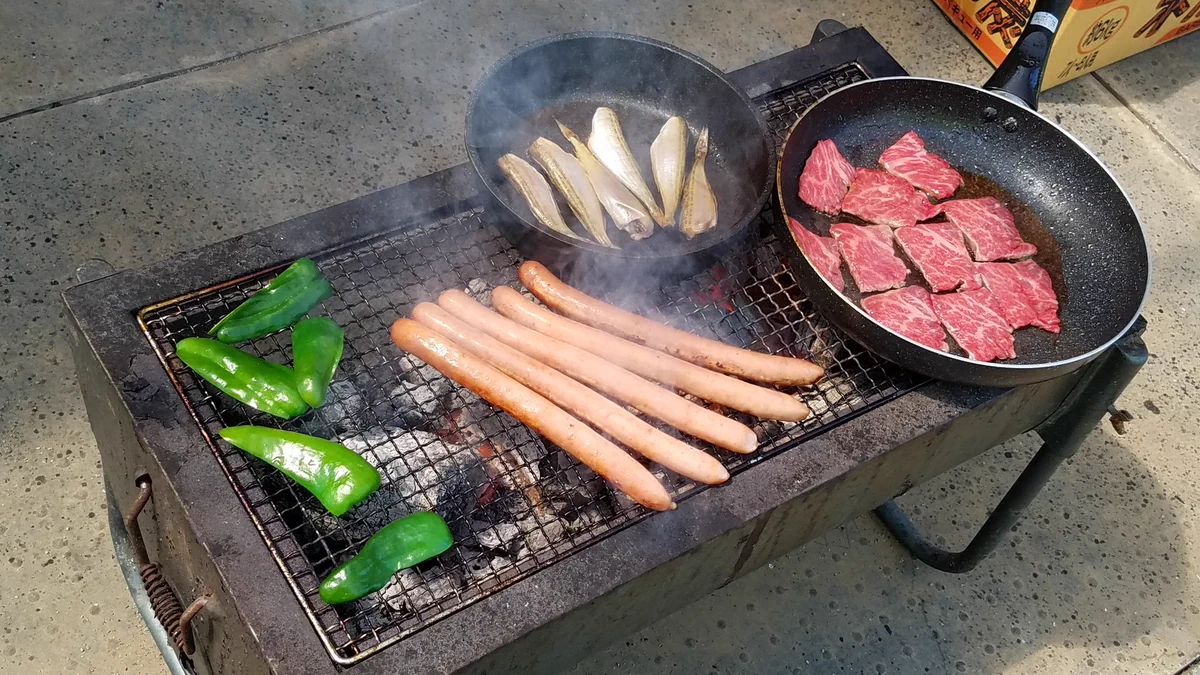賢いけど風情がないｗフライパンを使ったBBQが何か違うｗｗｗ