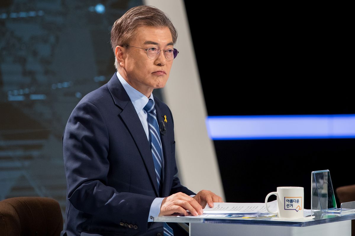 타임에 이어 오늘 미유력경제지 블룸버그도 문재인에 대해 기사를 올림 | 인스티즈